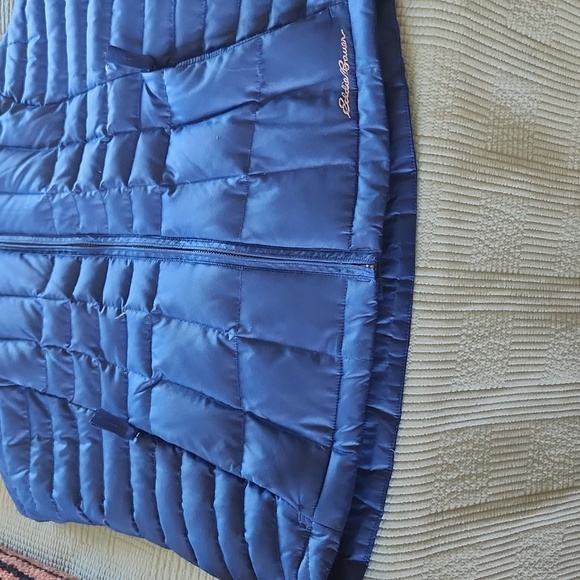 Eddie Bauer Down Hooded puffer vest - Picture 8 of 8